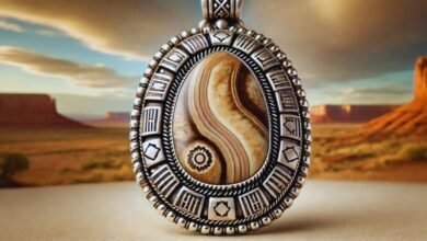 loren thomas begay pendant wild horse magnisite